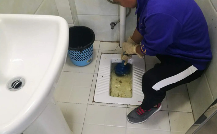 鄂托克前疏通蹲坑
