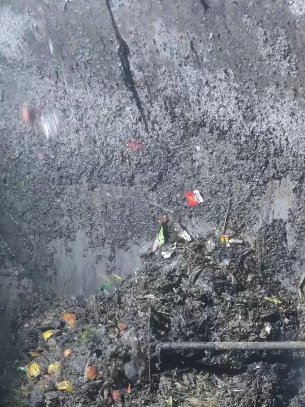 鄂托克前污水池清理